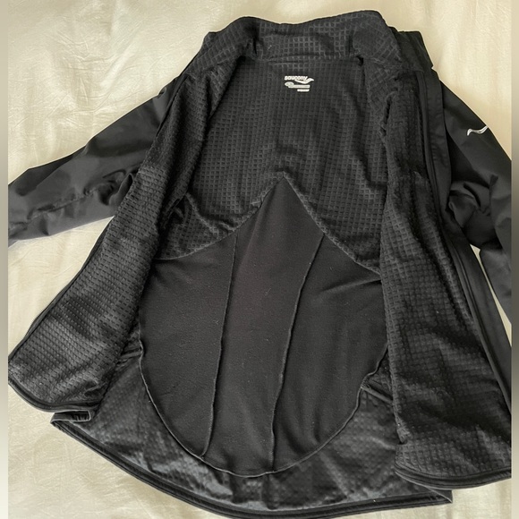 Saucony Run Shield Flexshell women’s medium jacket - Picture 2 of 3